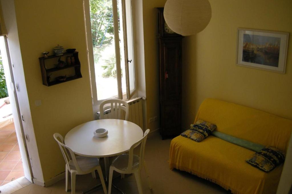 Garden house 5 mins from Sanary Port - 3