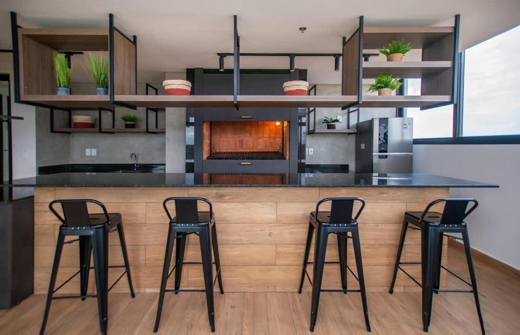 Urban Oasis Stylish 1BR Pool BBQ Free Parking - 5