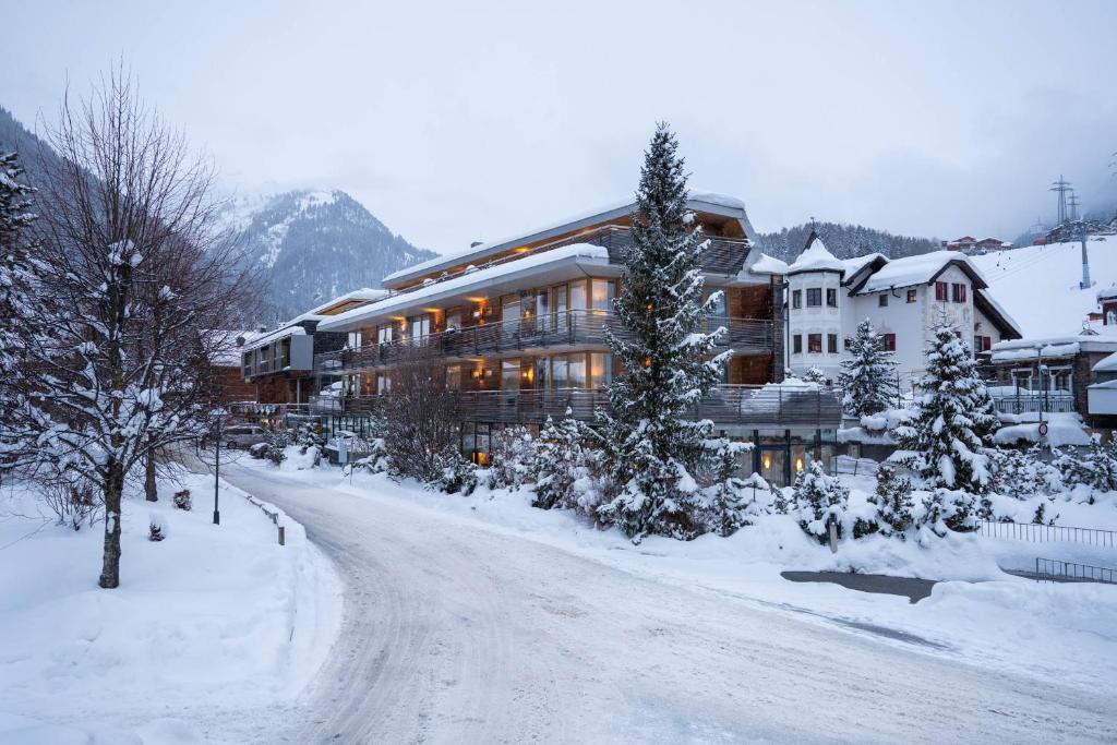 Skihotel Galzig B&B - 1