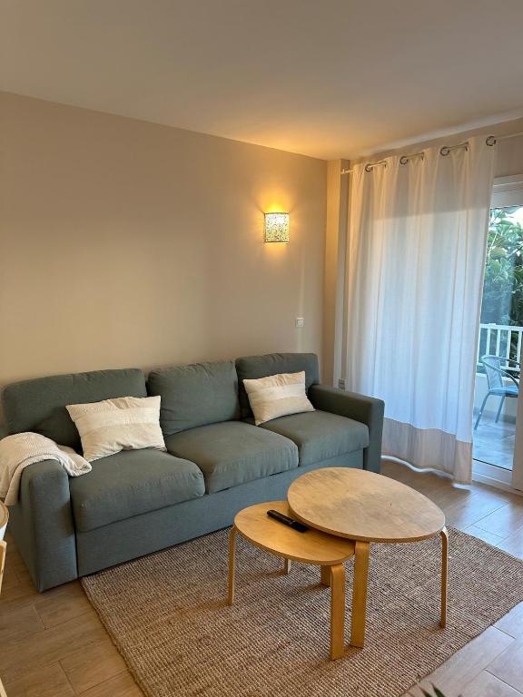 Modern central Apartment steps from Puerto Marina - 1