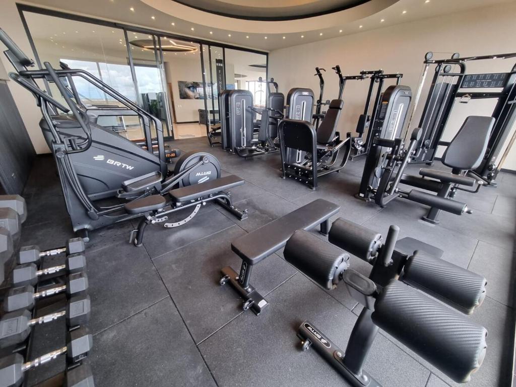 Balcon - Vista - Area de Trabajo - Piscina - Gym - 2