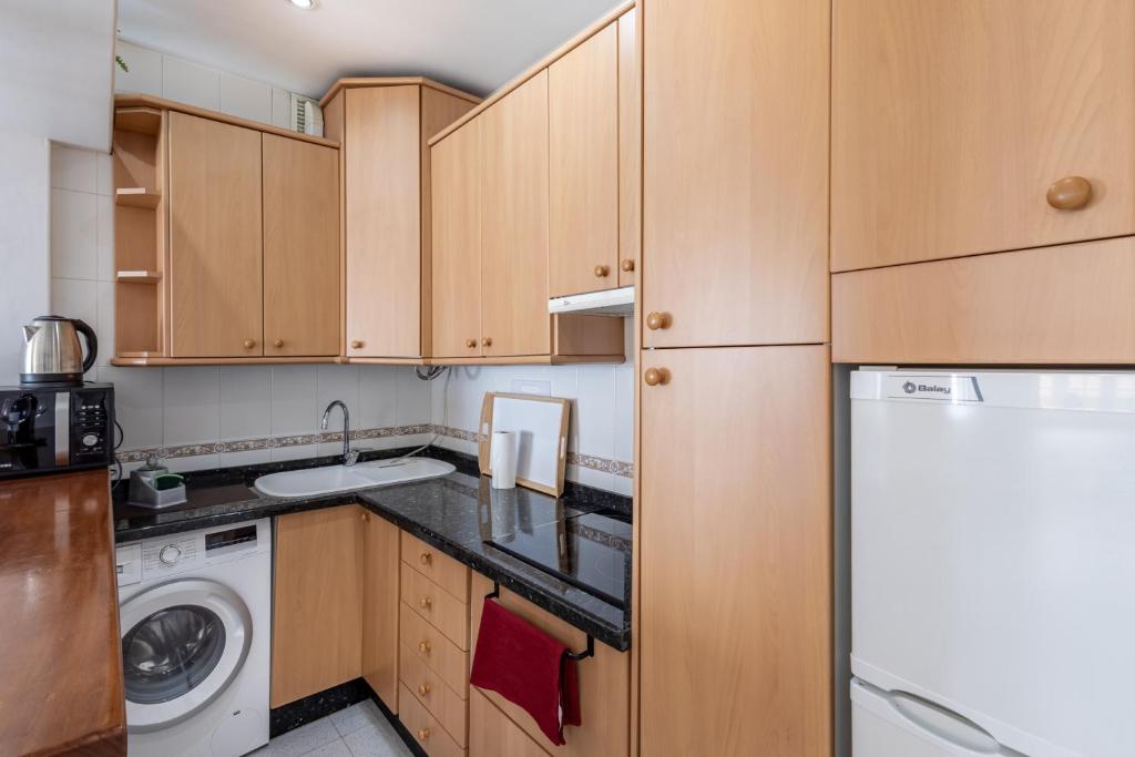 AA Guest - Victoria Center Eco Apartment - 4