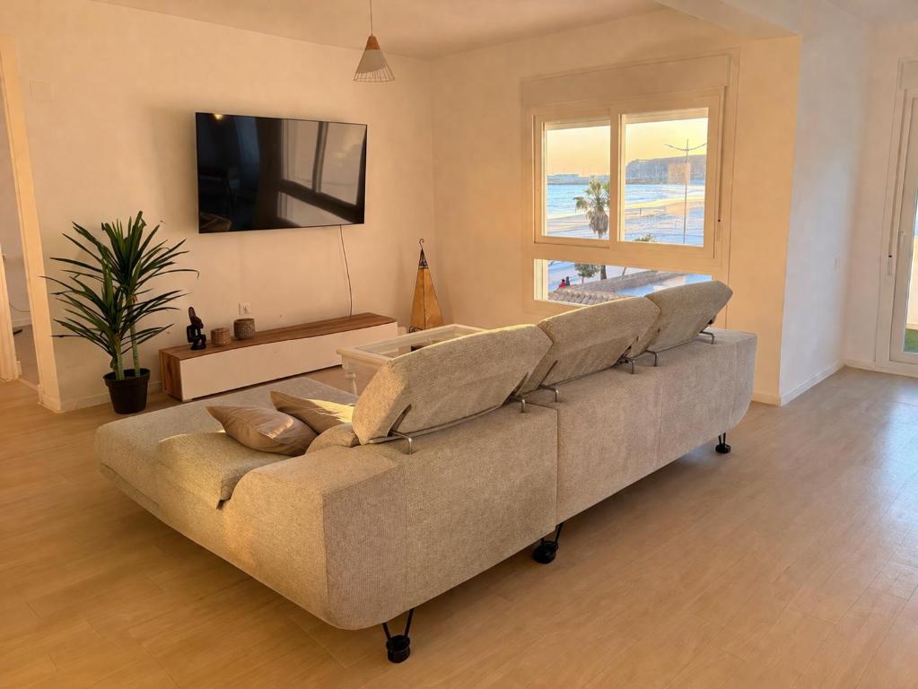CASA ESTILO NÓRDICO CON VISTAS AL MAR (1ªLINEA) - 1