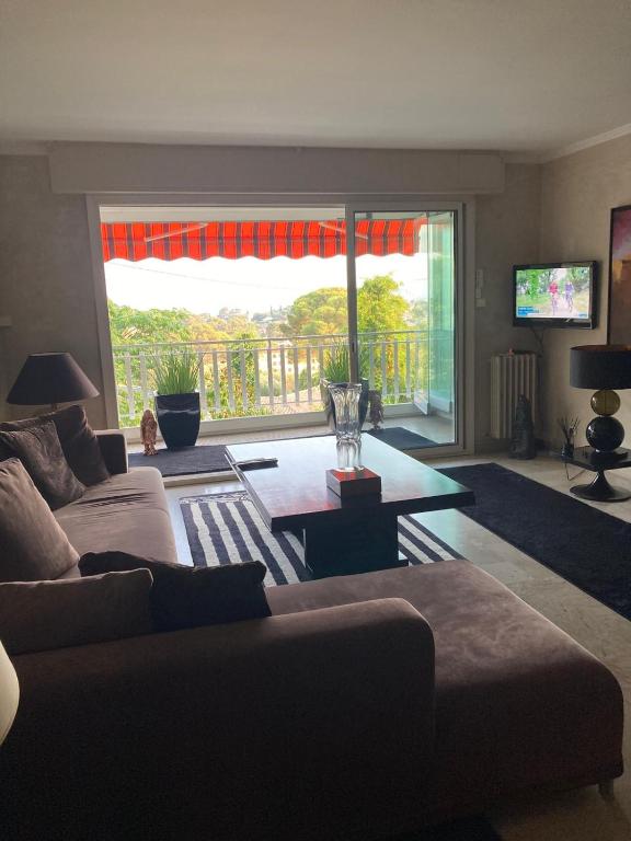 Room To rent For woman, Appart to share with 70 woman - 2