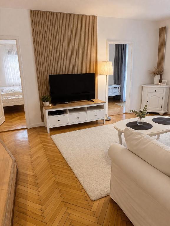 Bonita Apartments - 1