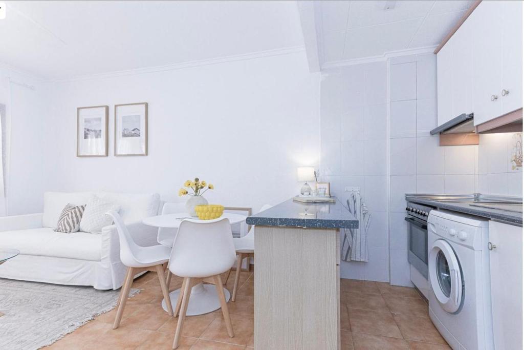 1-Bedroom Apartment for Rent in Torrevieja en los Frutales - 5