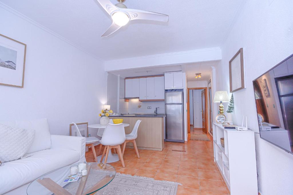 1-Bedroom Apartment for Rent in Torrevieja en los Frutales - 2