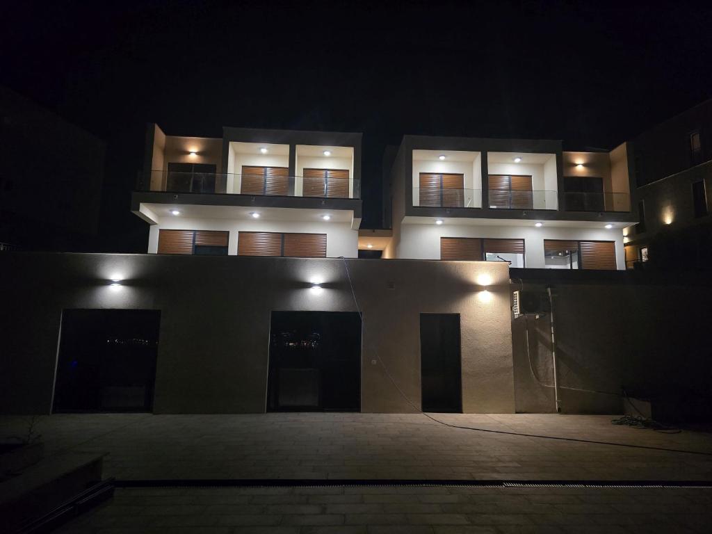 Alexandra Villas - 1