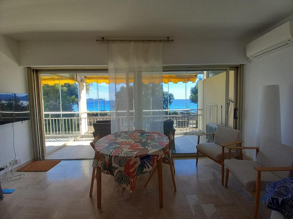 Studio with sea view - 2