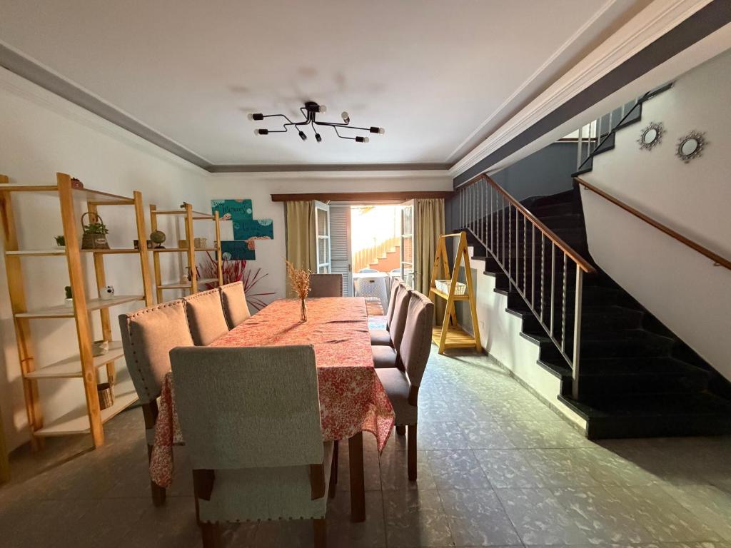 CASA PARA DOS A OCHO PERSONAS CON ESTACIONAMIENTO PARA DOS AUTOS Y DESAYUNO o MERIENDA INCLUIDO - 4