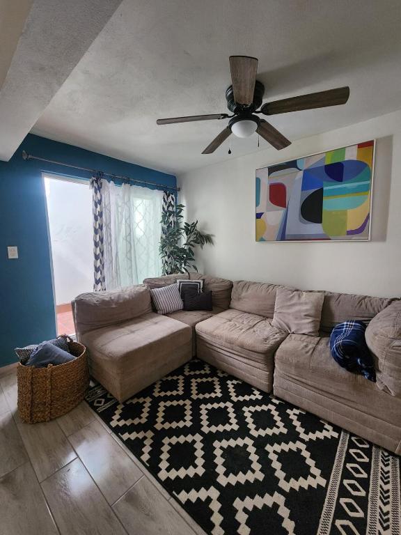 Burgos Home Near Embassy, USA Crossing and Aeropuerto - 1