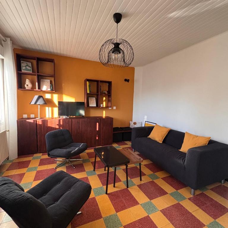 Appartement calme et lumineux, cour extérieure, repas maison possibles - proche Gare et Centre - 3