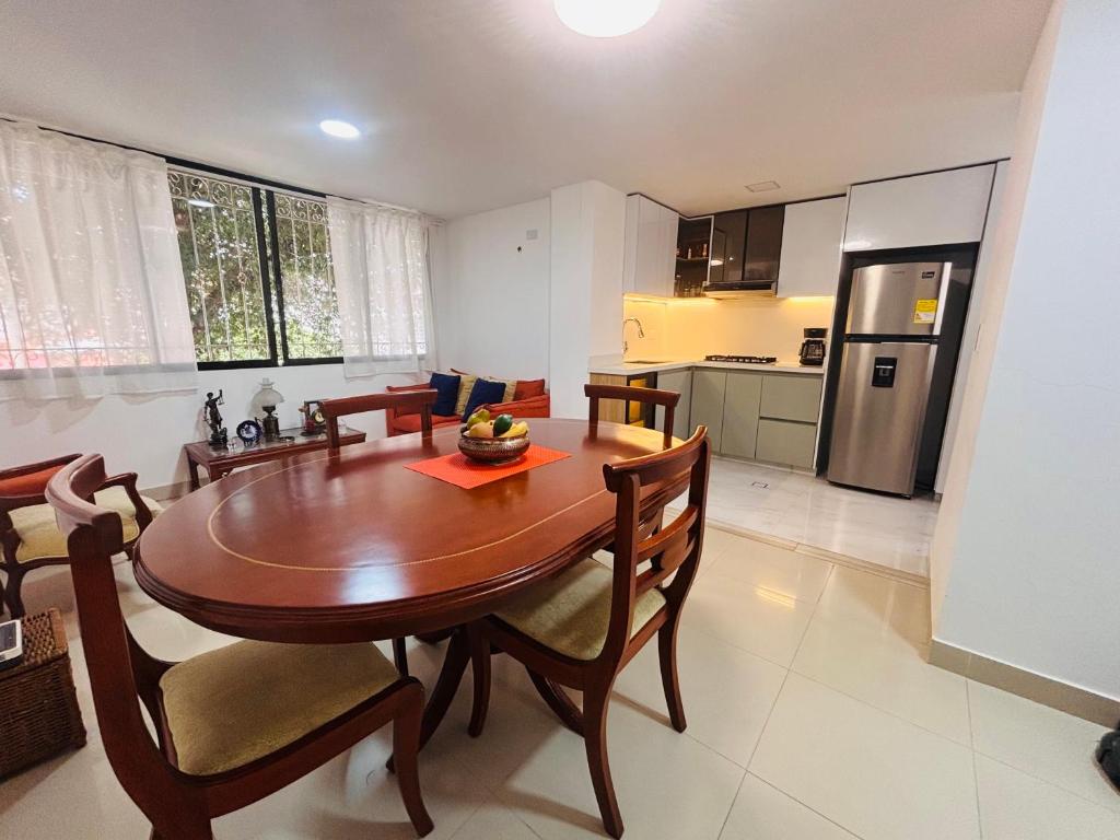 Habitación privada con baño exclusivo en apartamento cerca de Clinica Duarte y Universidad Francisco de Paula Santander - 2