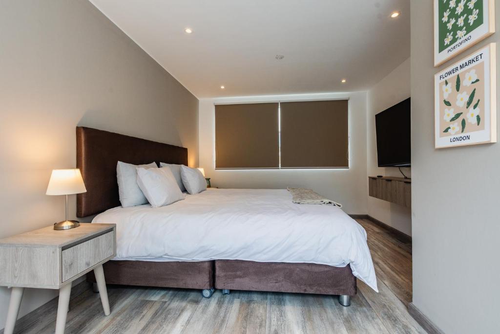 Stylish Duplex with Terrace & Park Views - 5