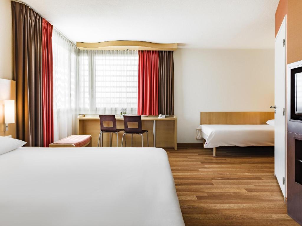 イビス ワルシャワ レドゥタ (Ibis Warszawa Reduta)