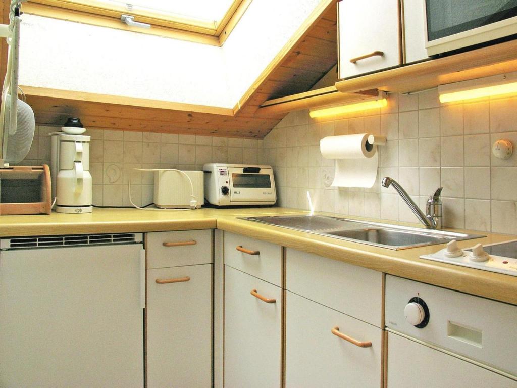 Chalet in Dienten by Ski Slopes & Wellness - 4