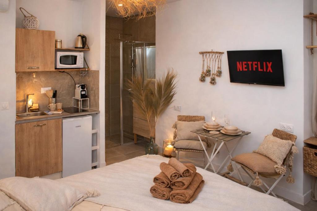 2 Suites au Vieux-Port Marseille- Clim Netflix Wifi - 4