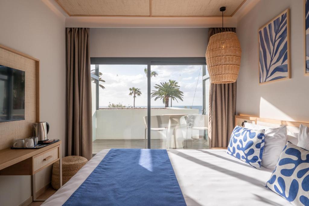 Marins Suites - Adults Only Hotel — Hotel rooms in Cala Bona, Balearic Islands