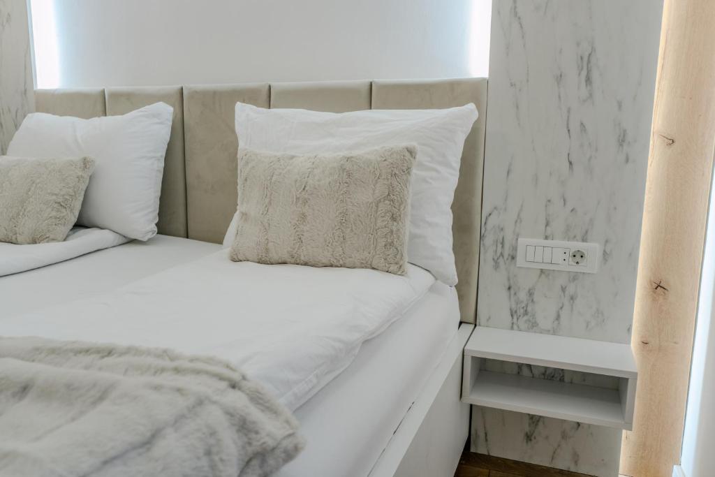 Mona Luxury Apartments - Free Garage Parking - 4