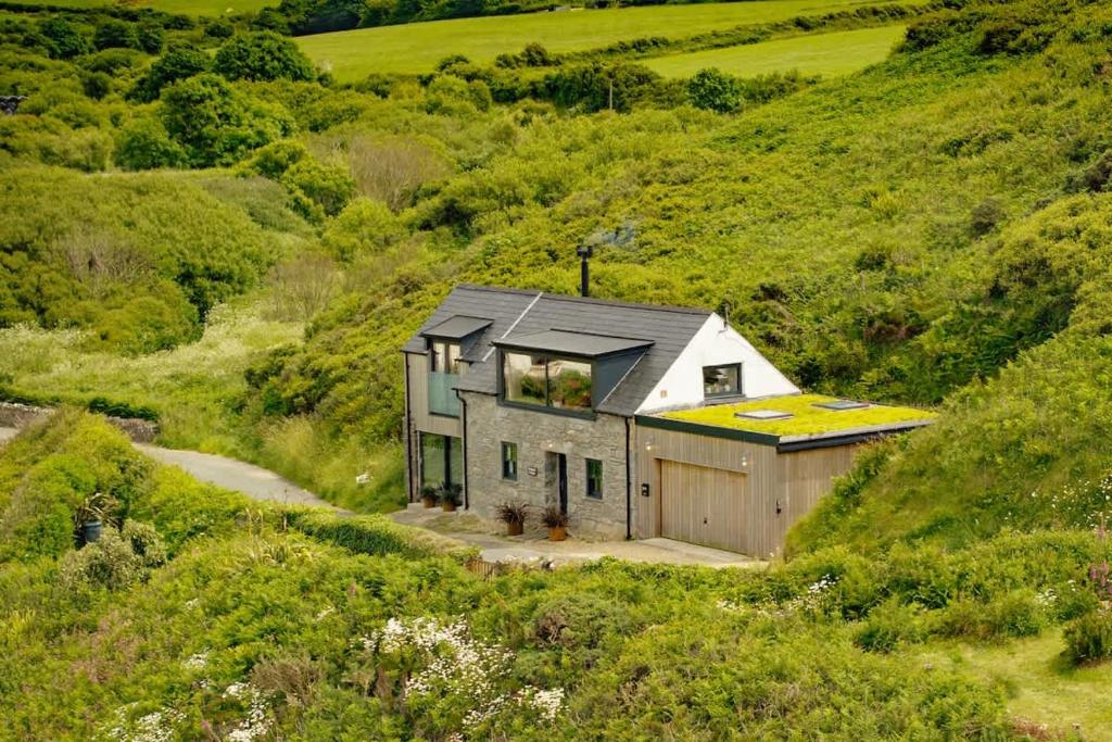 Cliff-top Cottage, Trefin photo 5
