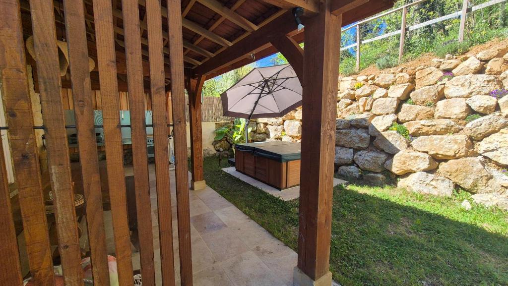 Chez Titouan à Sarlat avec Spa et Clim - 4
