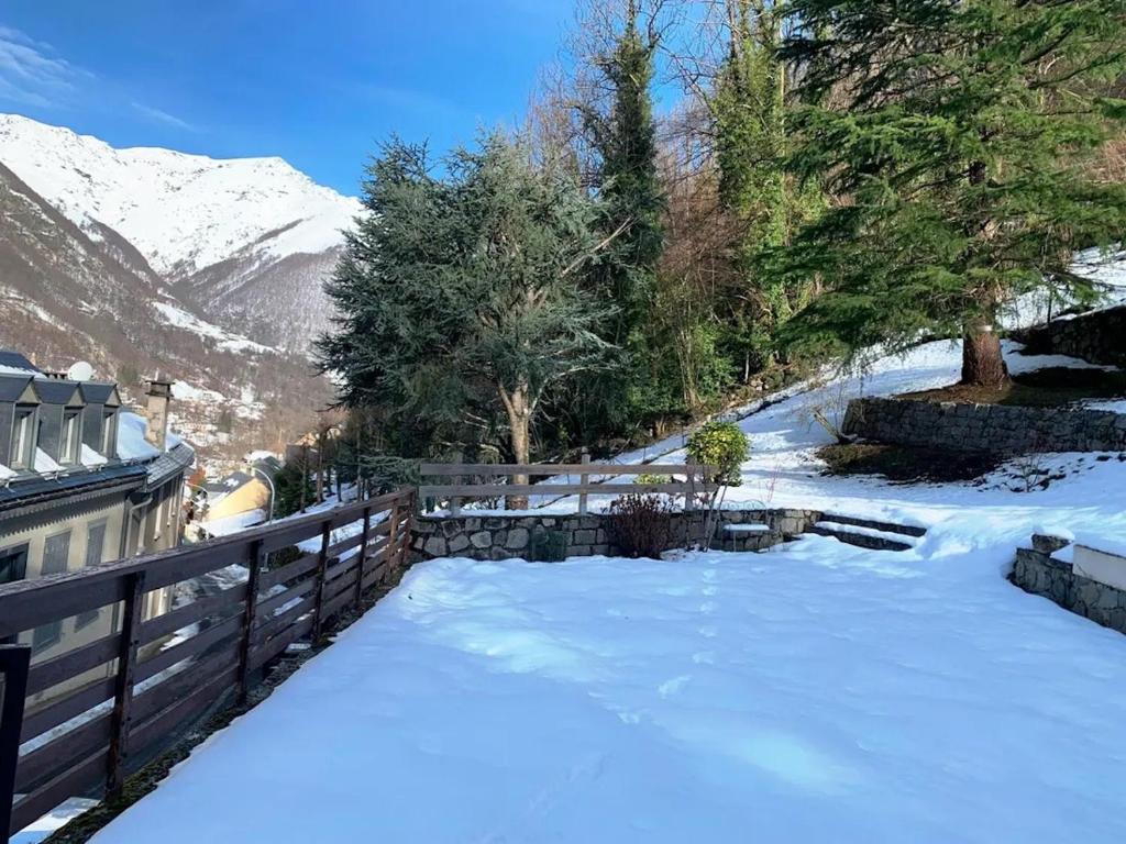 Le jardin privatif de Pauze Cauterets wifi et parking gratuits Vue panoramique - 3