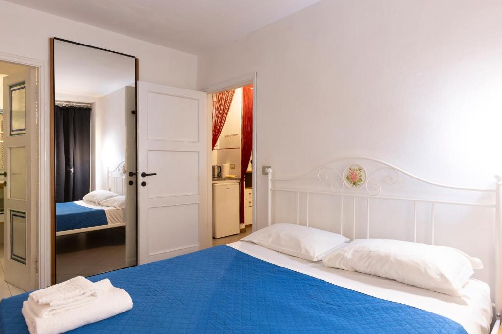 GuestHost - Ponte Vecchio Florence Apartment - 2