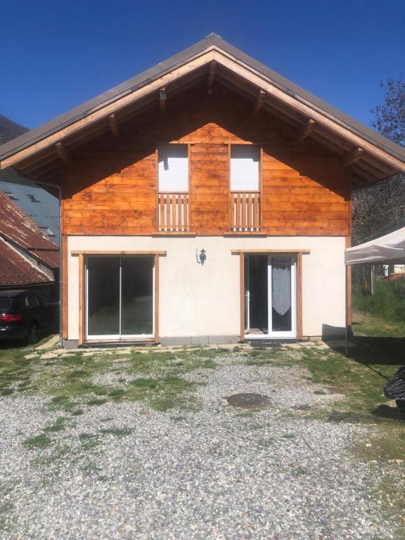 Chalet de montagne, très confortable, neuf - 1
