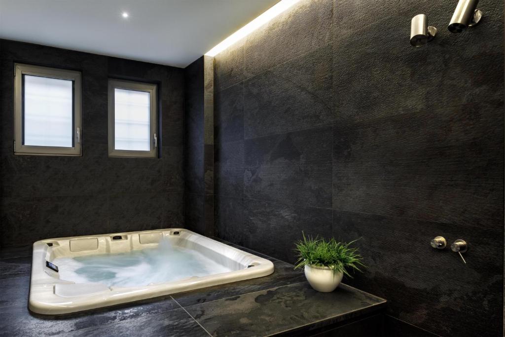Best Western Plus Royal Superga Hotel - 5