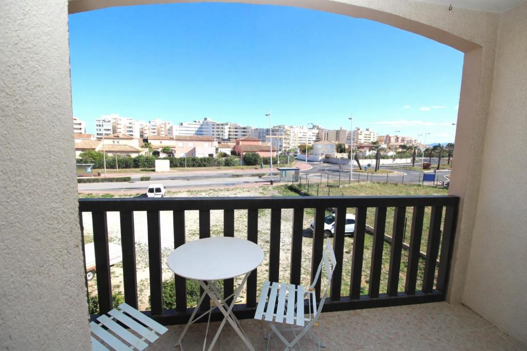 CAPESTANG - Studio cabine 4 pers proche de la plage et parking - 1