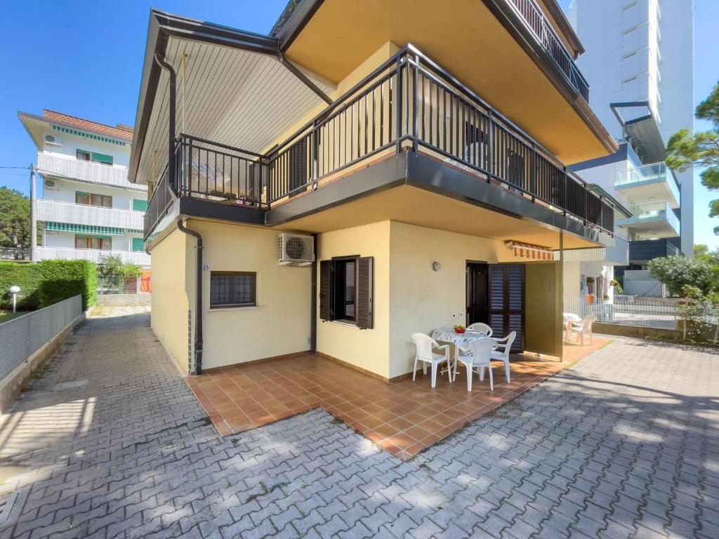Apartment with parking near center - 1