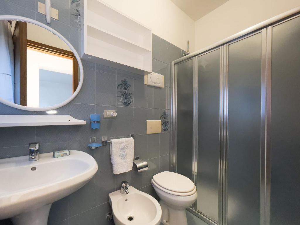 Apartment with parking near center - 5