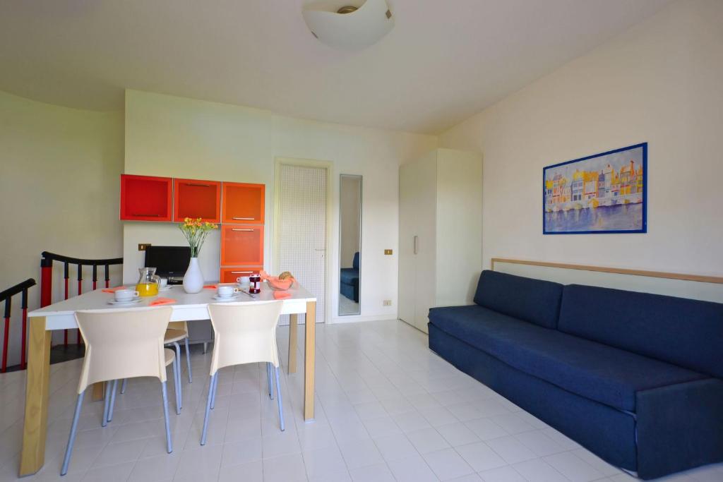 Bright apartment with balcony - 4