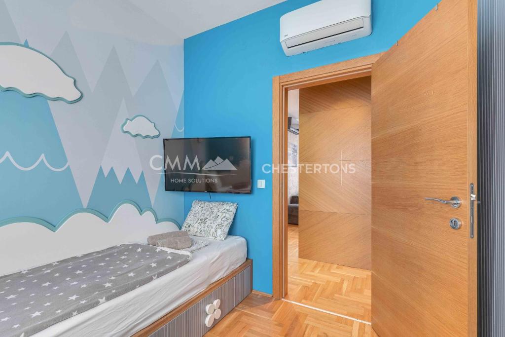 Family Two Bedroom Apartment in Budva - 2