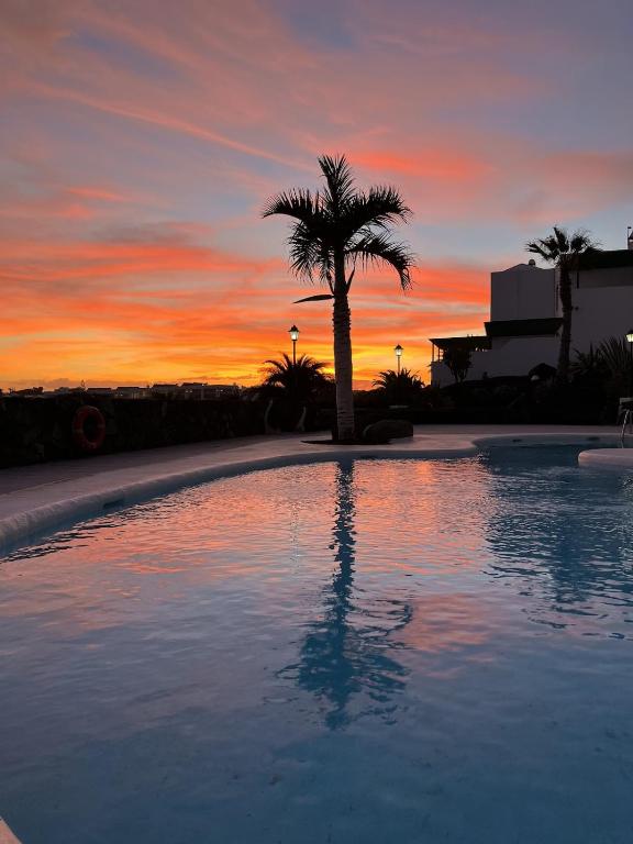 Casa Iris Ground Floor 2BR Apt Pool Walk to Beach & Town - 2