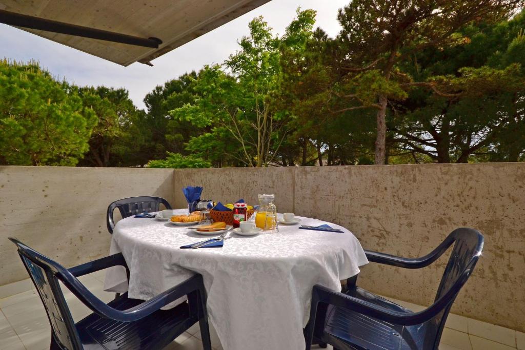 Two-level flat for groups in Lignano - 1