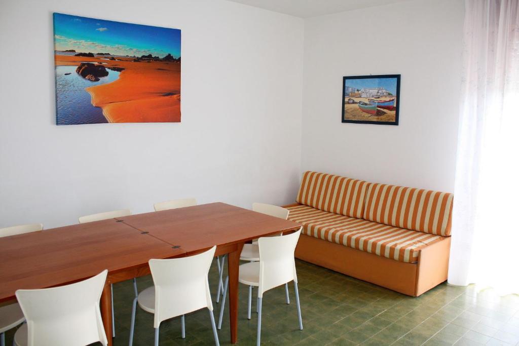 Equipped flat with garden and pool - 4