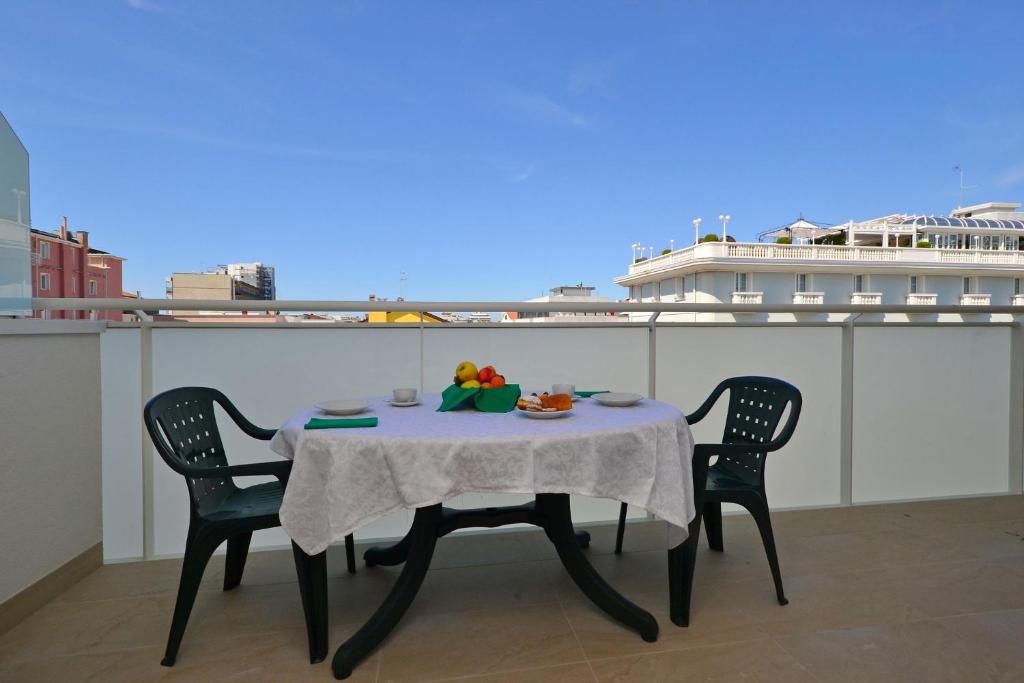 Warm apartment in a prime location - 1