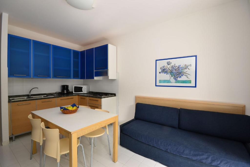Sweet holiday apartment with pool - 3