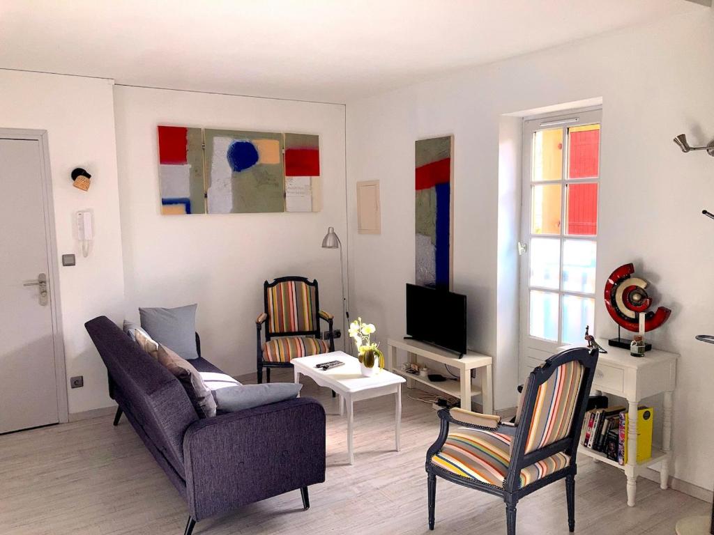 Elegant and cozy 2 bedrooms appartement with private parking - 2
