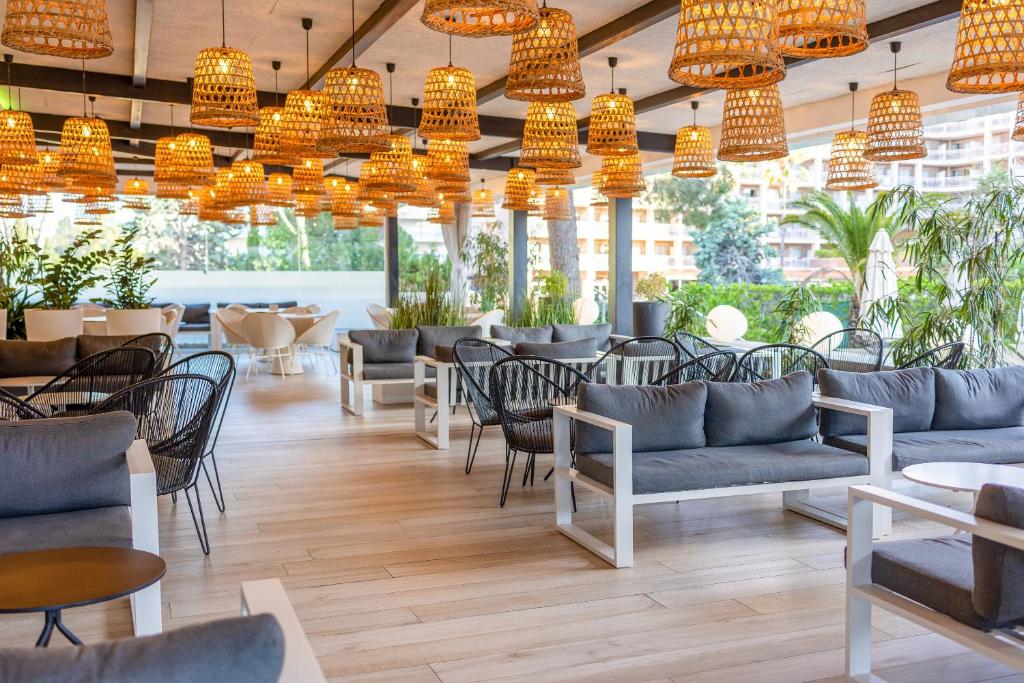 Golden Port Salou & Spa — Restaurant & bars in Salou, Catalonia