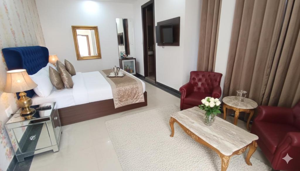 Shared lounge/TV area