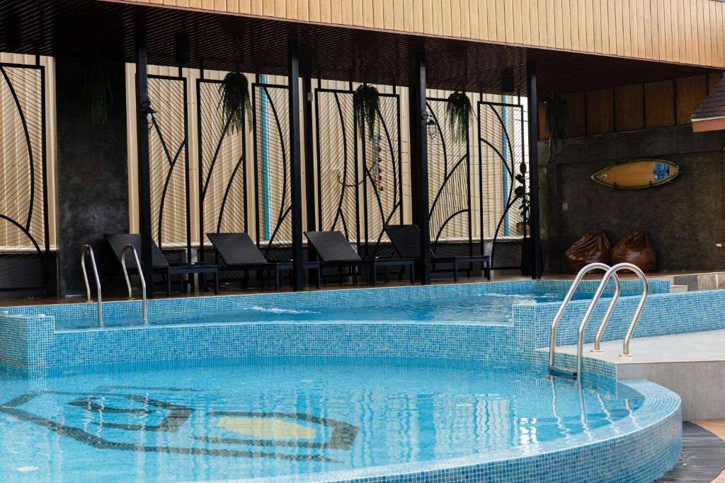 Swimming pool