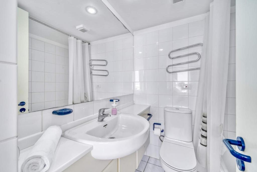 Sunset Terrace 2 Bedroom, Beautiful Ocean View - 2