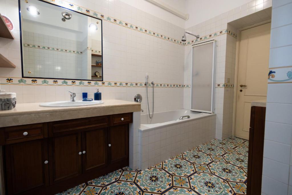GuestHost - Trastevere Charming Apartment - 5
