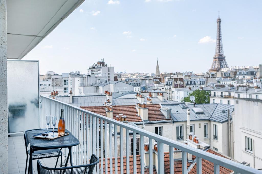 Tour Eiffel Grenelle - 1