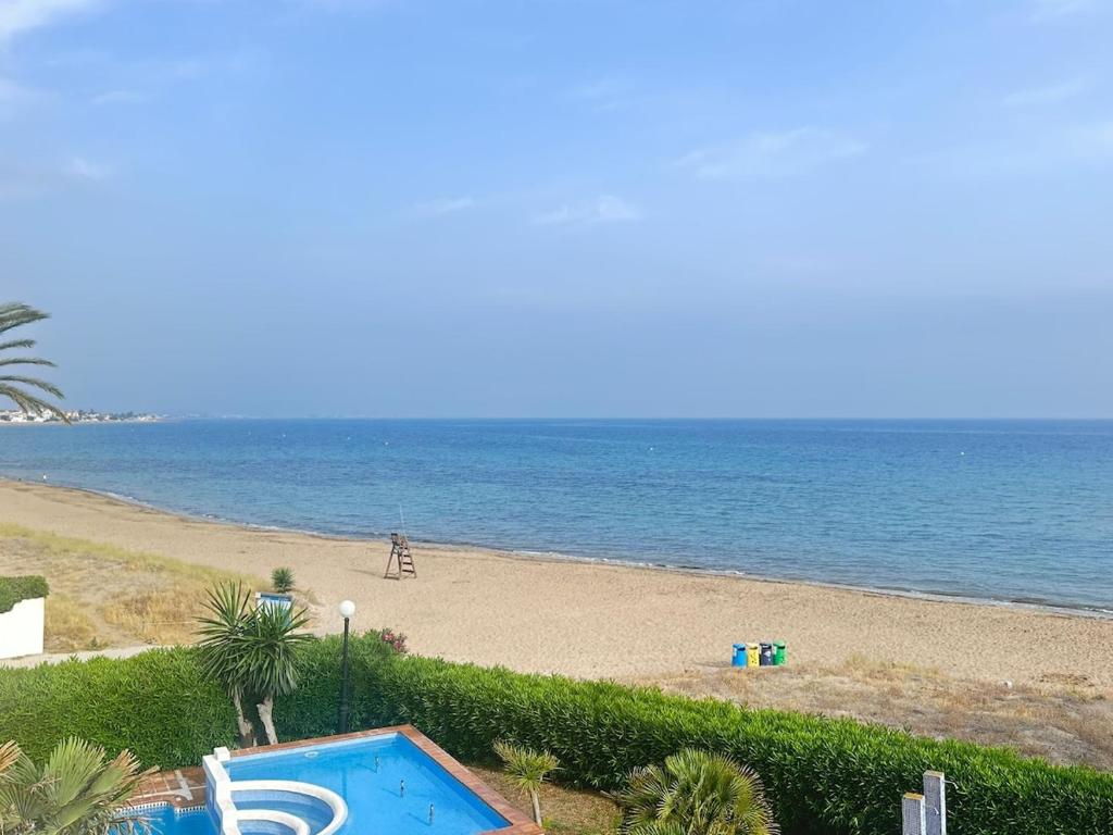 Luxury beachfront - 4 double rooms 3 bathrooms - 3