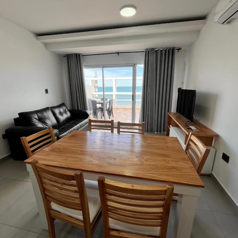 Departamento Frente al Mar en Pleno Centro con parrilla privada 2 - 2