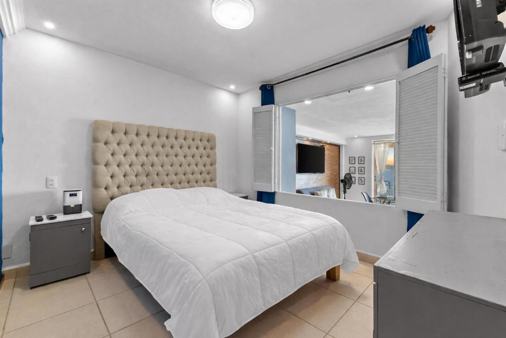 2BDR Ocean View Condo in Condomar Puerto Vallarta - 2