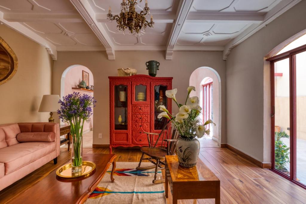 Classic 3BR Condesa House | Terrace-Tub-Patio-A/C - 4